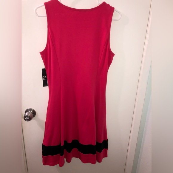 NWT New York & Co Size M Pink and Black Sleeveless A-Line Dress - Picture 2 of 5